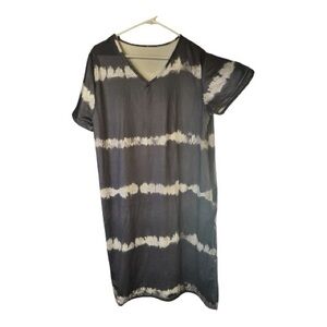Dress Gray & White Tie-Dye Size 3XL 22” PTP 37.5” Length Comfortable